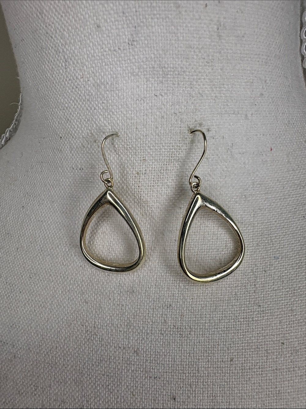 Minimalist Sterling Silver Tear Drop Dangle Earrings - Thailand